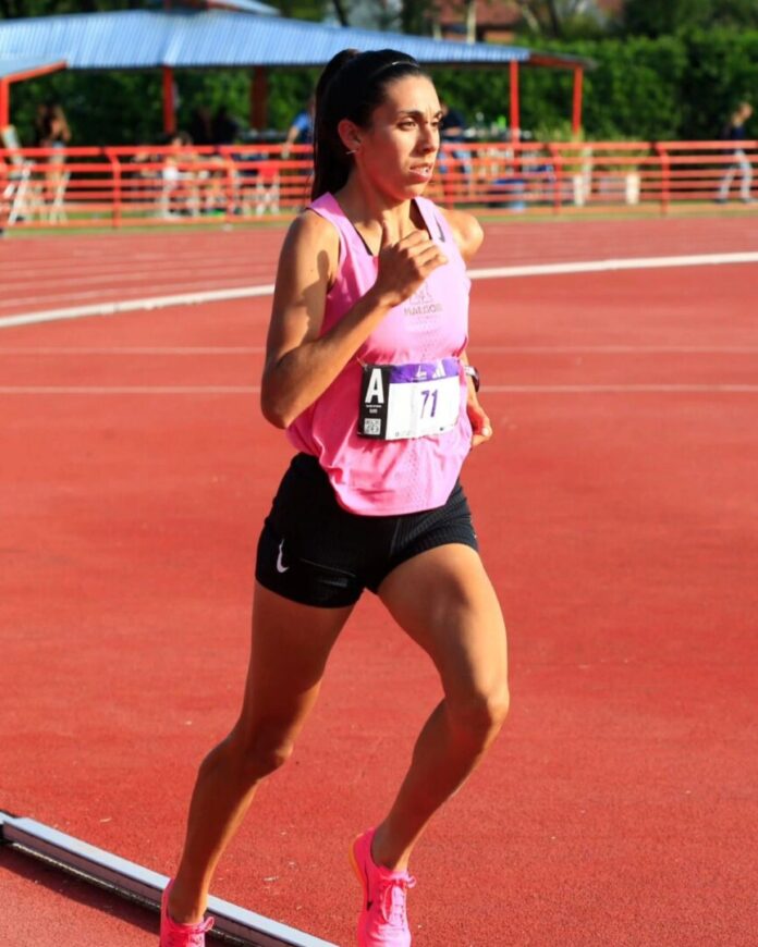 Micaela Levaggi establece récord argentino en la milla con 4:34